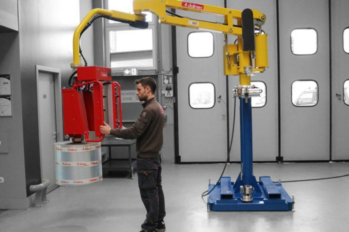 Manipulation ergonomique: une nouvelle solution mobile pour les bobines de film plastique